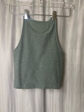 Vuori Heathered Sage Green Crop Tank with built in bra size XS